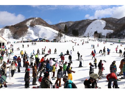 オープン３日目で入場者数が「１０倍」！「日本最速の高速リフト」を開業した奥伊吹スキー場の入場者数が早くも「9０００人」越え！