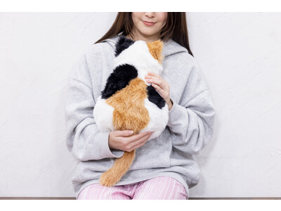 商品化リクエスト最多！「ほぼ猫クッション」の三毛猫バージョン『MeowEver MIKE』、2月22日「猫の日」に新発売！