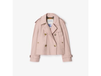 【BURBERRY】伊勢丹新宿店にて「Trench, Portraits of an Icon」ポップアップを開催