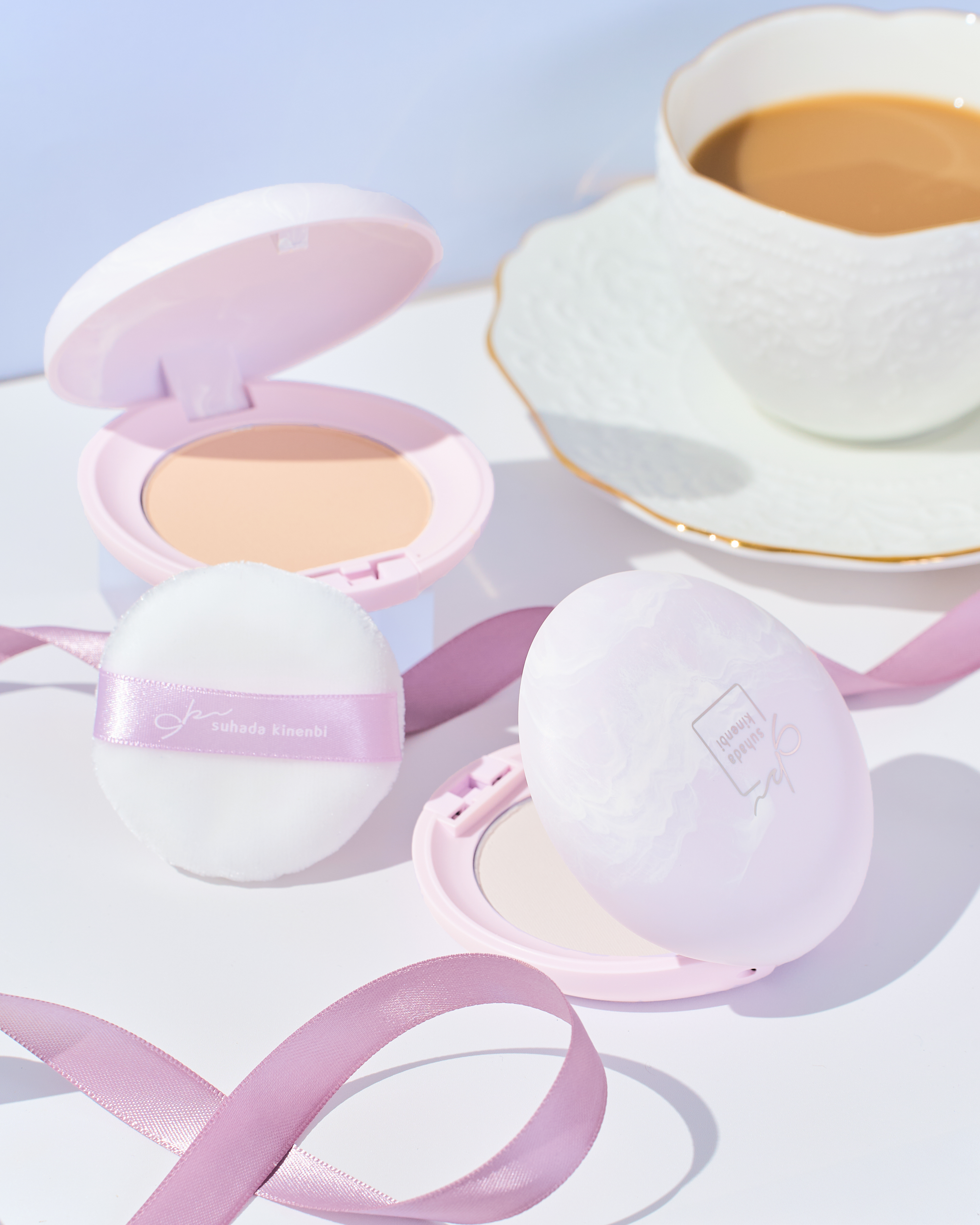 【11月4日】ナチュラルメイクブランド『素肌記念日』から、ブランド内売上No.1*！24時間いつでも使える「スキンケアパウダー」ラベンダーミルクティーの香りが限定発売