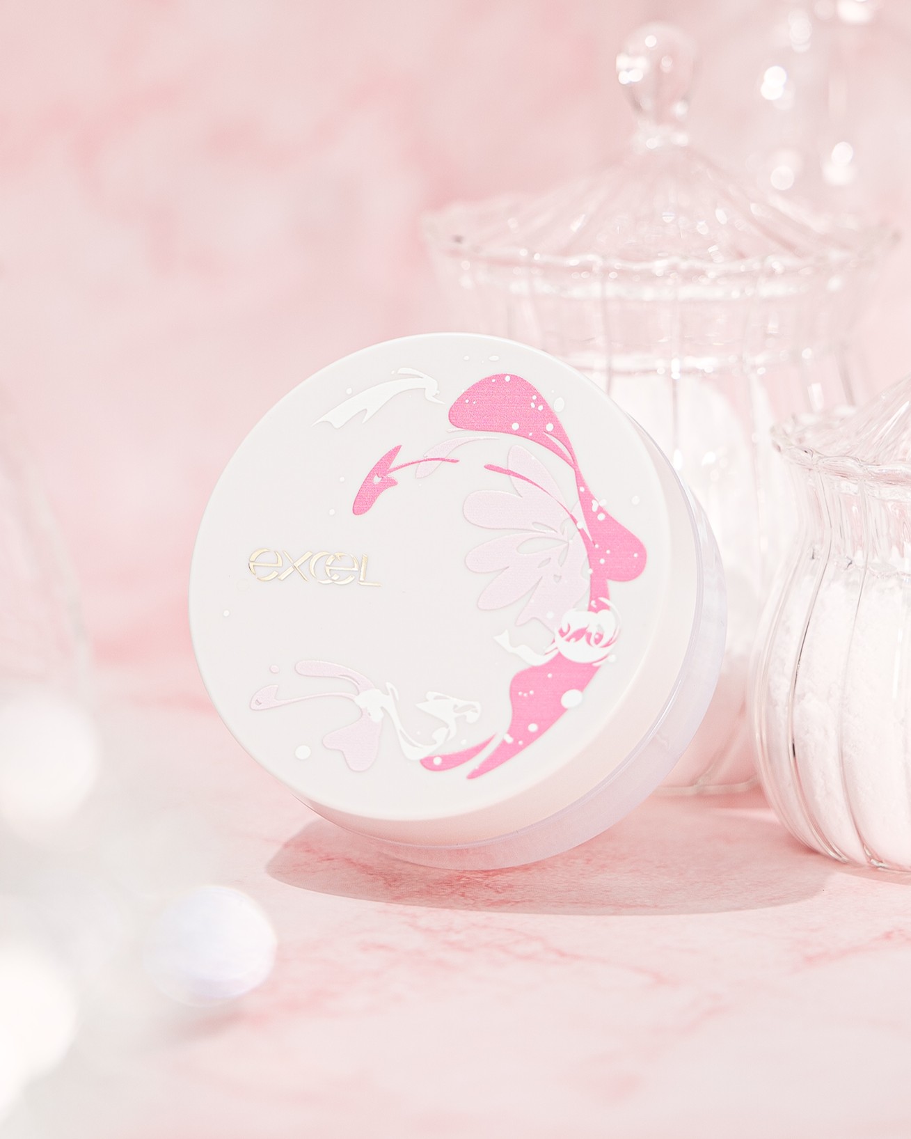 ロフト、公式オンライン限定！『エクセル』最高峰の美容液パウダーから、ピュアにきらめく肌を演出するクリアな #お砂糖パウダー 限定登場！