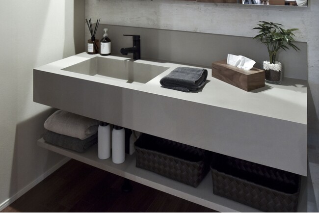 ライフデザイン・カバヤのプライベートブランド「CRAFT plus（クラフトプラス）」から洗面台シリーズが新登場！ ー 左官職人が一つ一つ手作業で塗り上げる造作洗面台 ー