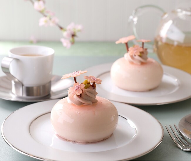 ジョエル・ロブションの桜のプチガトー 春の訪れを感じるフォルムと味わいの「さくら ~桜香るムース~」