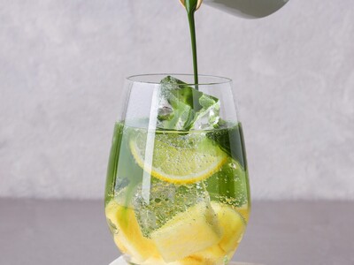 100年前の万博で話題となった“茶ポンス”が、京都で現代的に復活。