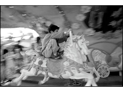 アイデムフォトギャラリー［シリウス］亀井 正樹写真展 「向こうの丘のパラダイス -想い出の向ヶ丘遊園地　’90s～2002-」 期間：2026年6月25日（木）～7月1日（水）