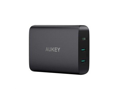 AUKEY 60W USB‐C PD対応の3つポートACアダプターPA-Y12が20％オフ