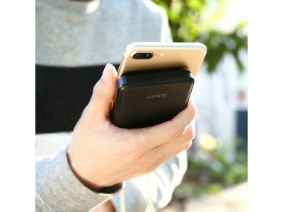 AUKEY携帯性にすぐれた10000mAhモバイルバッテリーPB-N50が20％オフ、トータルバランスがよい！