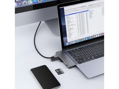 MacBook Pro向けの100W給電対応の7-in-1 USB Type C マルチハブ「AUKEY CB-C76」が30%オフ、操作も持ち運びも快適！