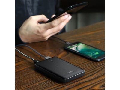 「35％OFFセール」AUKEY 10000mAh大容量モバイルバッテリーPB-N50が1499円でお買い得♪トータルバランスがよい手元の必需品！