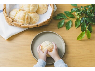 こめ油と米粉のシリーズ「come×come（コメトコメ）」からもっちり米粉のミニメロンパンを新発売！