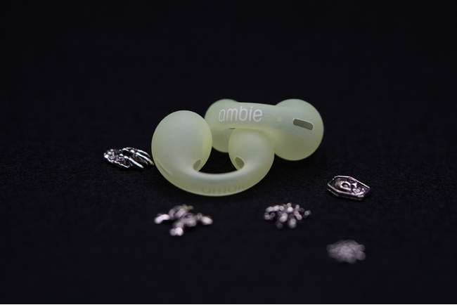 蓄光素材ソックス「Ghost」復刻9月26日（金）19時発売！