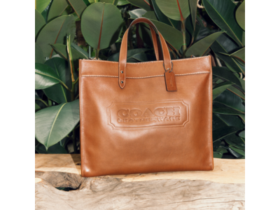 コーチ、一生もののレザーバッグ 