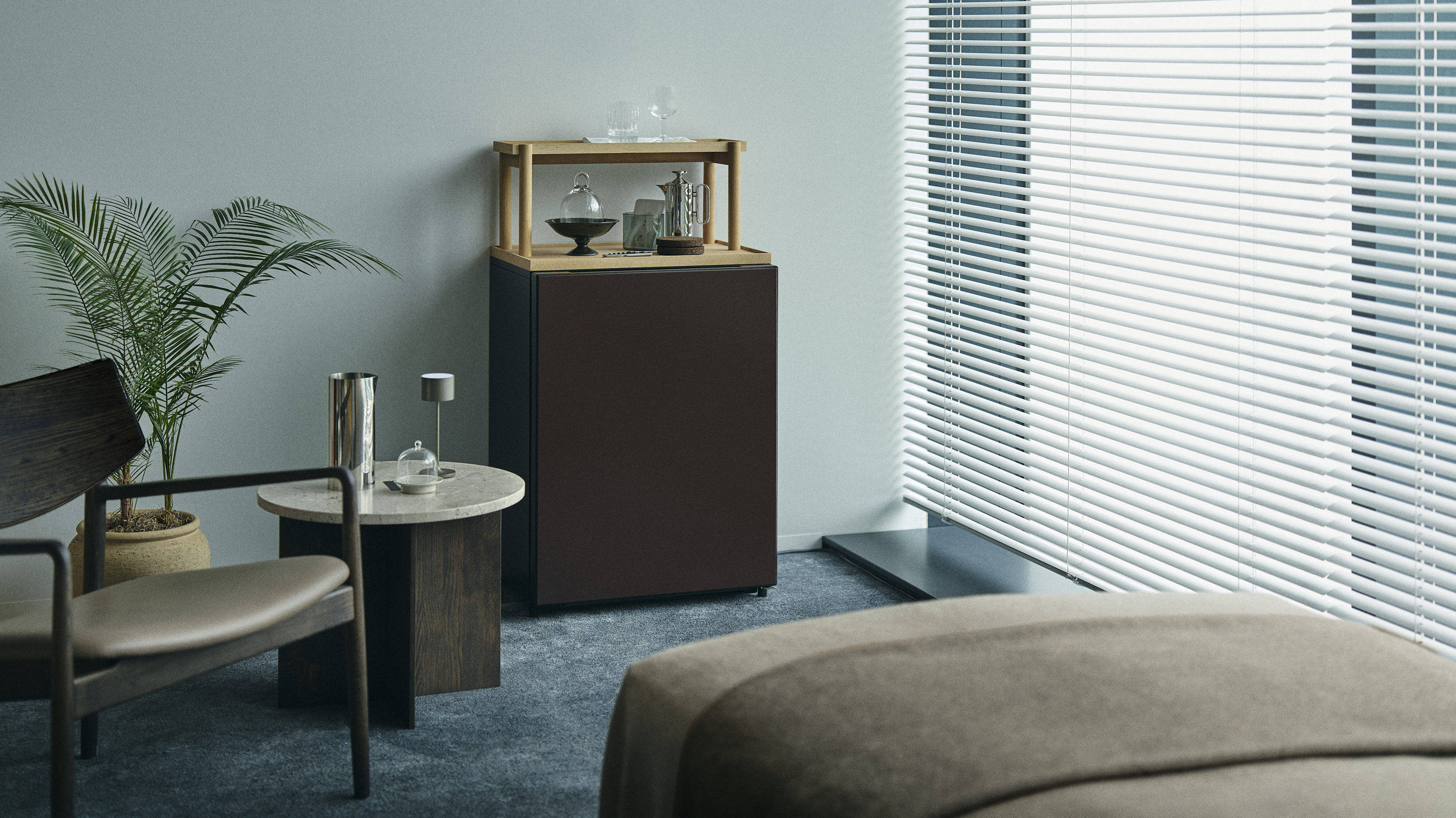 冷蔵庫「Chiiil MINIBAR」をカリモク家具 新横浜ショールームで展示開始