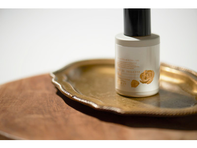 スキンケアブランドOSAJI(オサジ)より、季節限定のフレグランス「オサジ オードトワレ Roubai〈蝋梅〉」が数量限定発売。