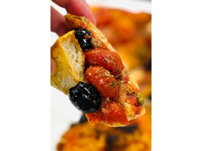 手軽に味わう本格ナポリピザ！THE BLOSSOM HIBIYA、フリーラウンジに宿泊ゲスト向けの冷凍ピ...