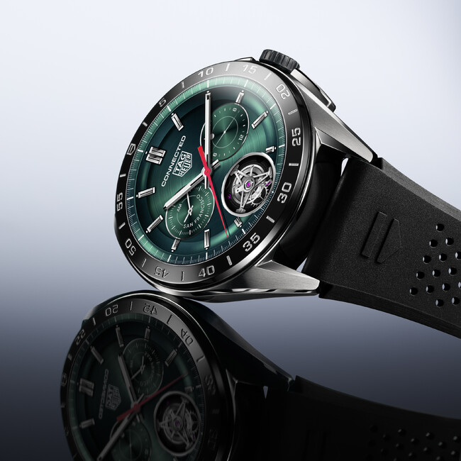 TAG HEUER CONNECTED CALIBRE E4 _CA^OEzC[Ǝ̐E