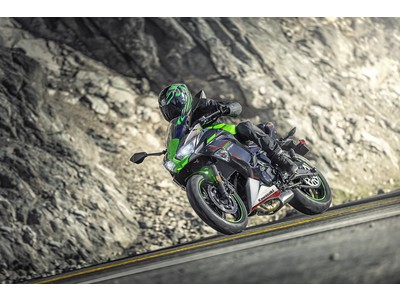 カワサキから「Ninja 650シリーズ」NEWグラフィック登場。2021年2月1日発売