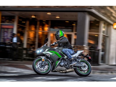 カワサキから「Ninja 650」「Z650」NEWグラフィック登場。12月17日発売