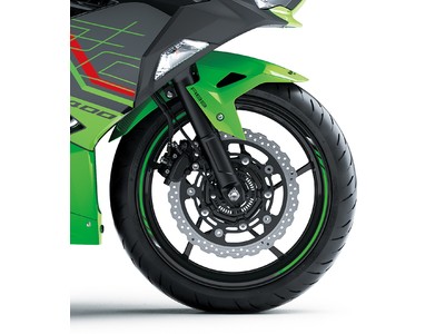 カワサキから「Ninja 400シリーズ」「Z400」NEWグラフィックが登場！