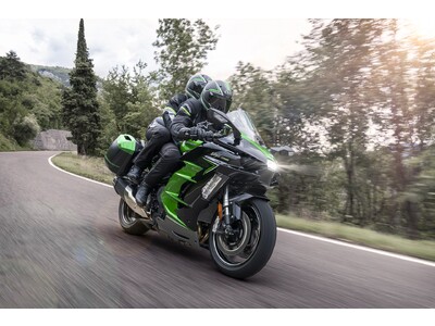 カワサキから「Ninja H2 SX」「Ninja H2 SX SE」NEWカラー＆グラフィックが登場！