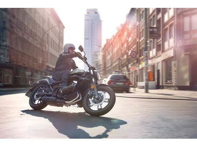 カワサキ「VULCAN S」新カラーで登場アーバンスタイルのスポーツクルーザーがさらに魅力的に│2025...