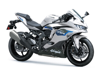 カワサキからスーパースポーツモデル「Ninja ZX-4R」「Ninja ZX-4RR