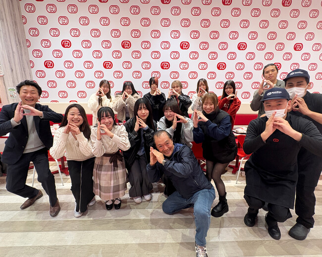 ドムドムハンバーガー × 亜細亜大学 コラボ 現役大学生とドムドムが共同でメニュー開発!