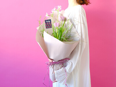 新しい年に希望を咲かせる、春を告げるチューリップ 成人の日や愛妻の日にもおすすめ！大切な方へ想いを込めて贈りたい花