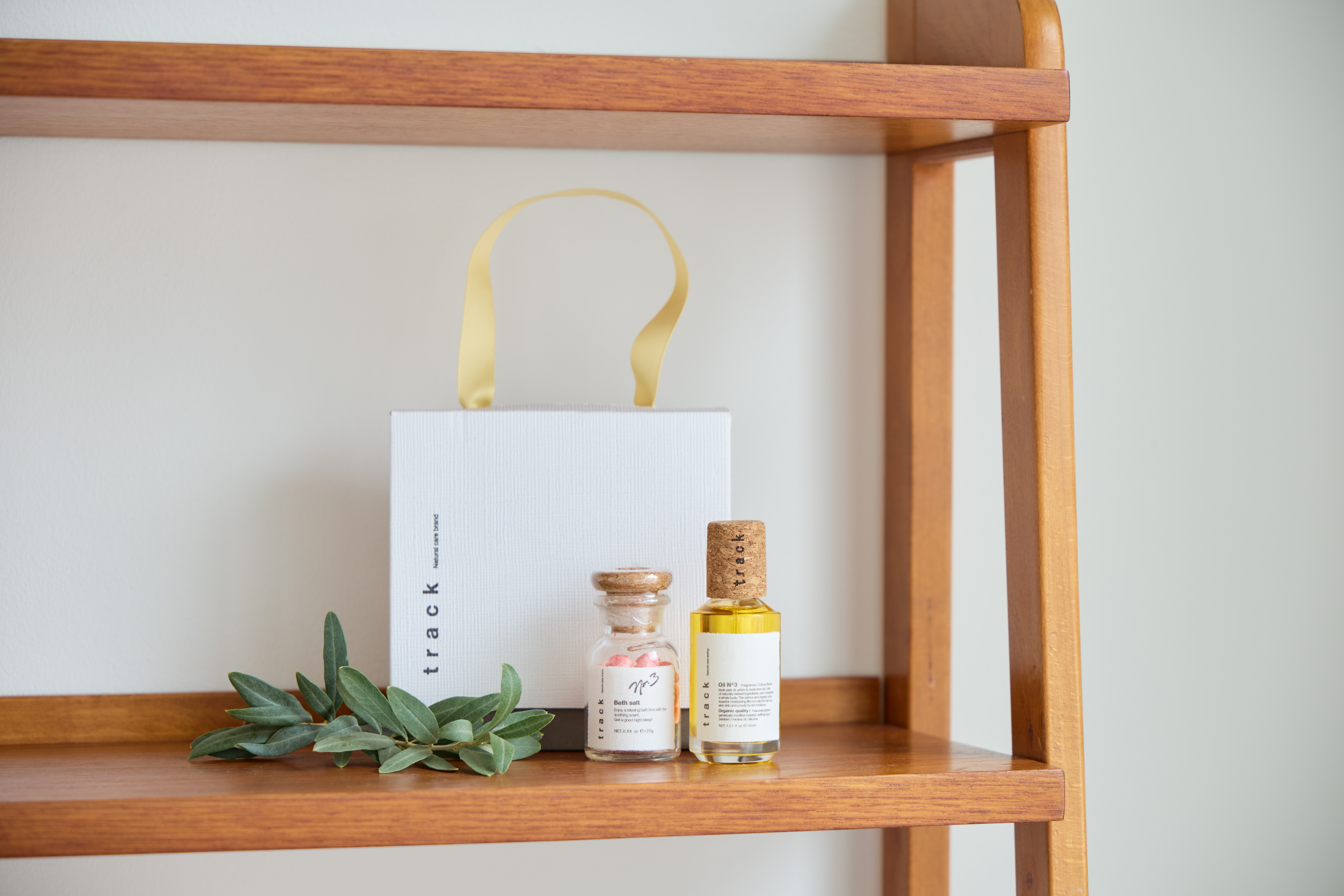 【数量限定】ナチュラルケアブランドtrackより5周年を記念した限定セットをサロン限定で発売!