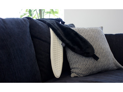 細長湯たんぽ　YuYu Bottle(ユーユーボトル）から、2020年新色ブラックが新発売！！