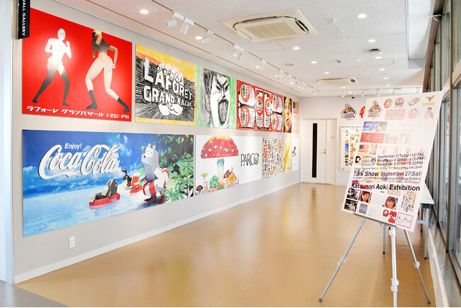 展示会スタート「Katsunori Aoki Exhibition」クリエイティブディレクター青木克憲氏の作品展をNDS校内ギャラリーで開催中！