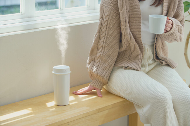 デスクでも安心、独自の吸盤構造で倒れにくいポータブル加湿器 「Korobaan ポータブルスリム」を発売