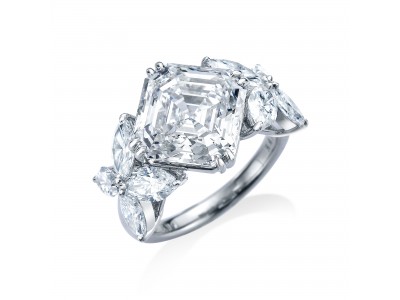 オランダ発「ROYAL ASSCHER」が、ブランドの代名詞「ロイヤル・アッシャー・カット」をあしらった新作のダイヤモンドリングを発表