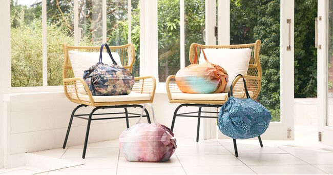 一気にたためる「Shupatto コンパクトバッグ」リサイクルコレクション2025年秋冬モデルが新発売