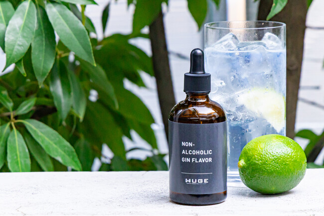 年末の歓談シーズンに向けた”新しい乾杯文化”を。HUGE×@aroma共同開発 「“飲める”アロマオイル 0％ジントニック」が12月5日より12店舗のレストランにて提供開始！