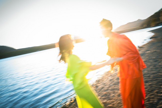 f//J}/fNGC^[c}`Ɋ􂷂gXbVjqhÉCq iROBIN FURUYAj̎ʐ^Wwreflectionx218JÌI ꕔʐ^JI