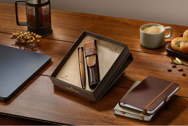 SHEAFFER 万年筆 レザー風ケース付き 新商品】シェーファーコーヒーエディションより、新たなギフトセット