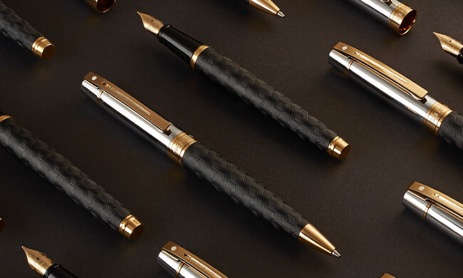 プレスリリース「【新商品】アメリカ発祥筆記具ブランド「シェーファー」より、高級感と個性を放つ彫刻仕上げ（エングレーブド）の新作登場」のイメージ画像