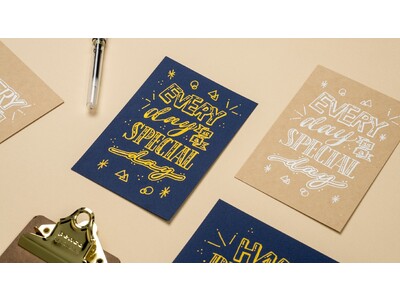 キット付きオンラインレッスン『Lakit（ラキット）』に、1本のボールペンで4つの書体を描き分ける “ハンドレタリング” の新レッスンがリリース