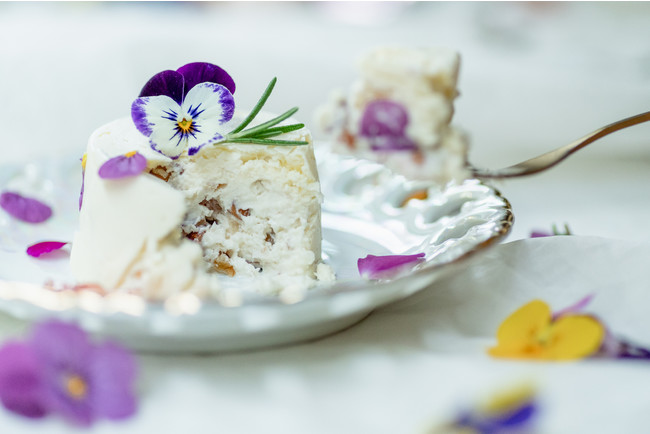 冬のチーズアイスケーキ「お花のカッサータ」が花カフェgmgm (グムグム)より販売開始。