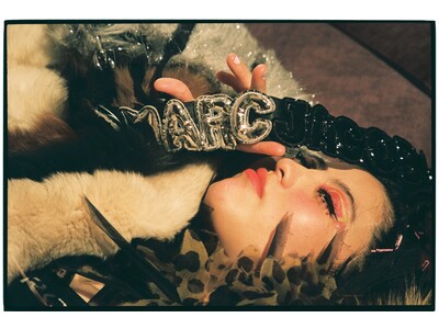 「MARC JACOBS × DOUBLET」、DOUBLETの井野将之がマーク ジェイコブスと取り組み、2022年リゾートキャンペーンに向けたコラボレーションを発表。