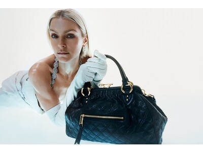 イットガールの腕を飾った伝説 Marc Jacobs のバッグ THE STAM が再登場！