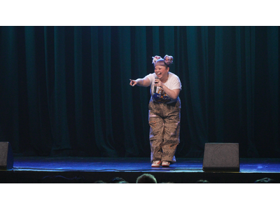 渡辺直美 2023年開催「Naomi Takes America-The Podcast LIVE-」全米7都市ツアー密着動画【後編】公開！