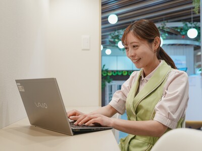 �|�s���Y���^�c����S��325�����̕ۈ�E�w���{�݂ɁA������ЃR�h�����̂��ǂ��{�݌����Ɩ��A���c�[���u���񂹂��g�[�N�v�𓱓�