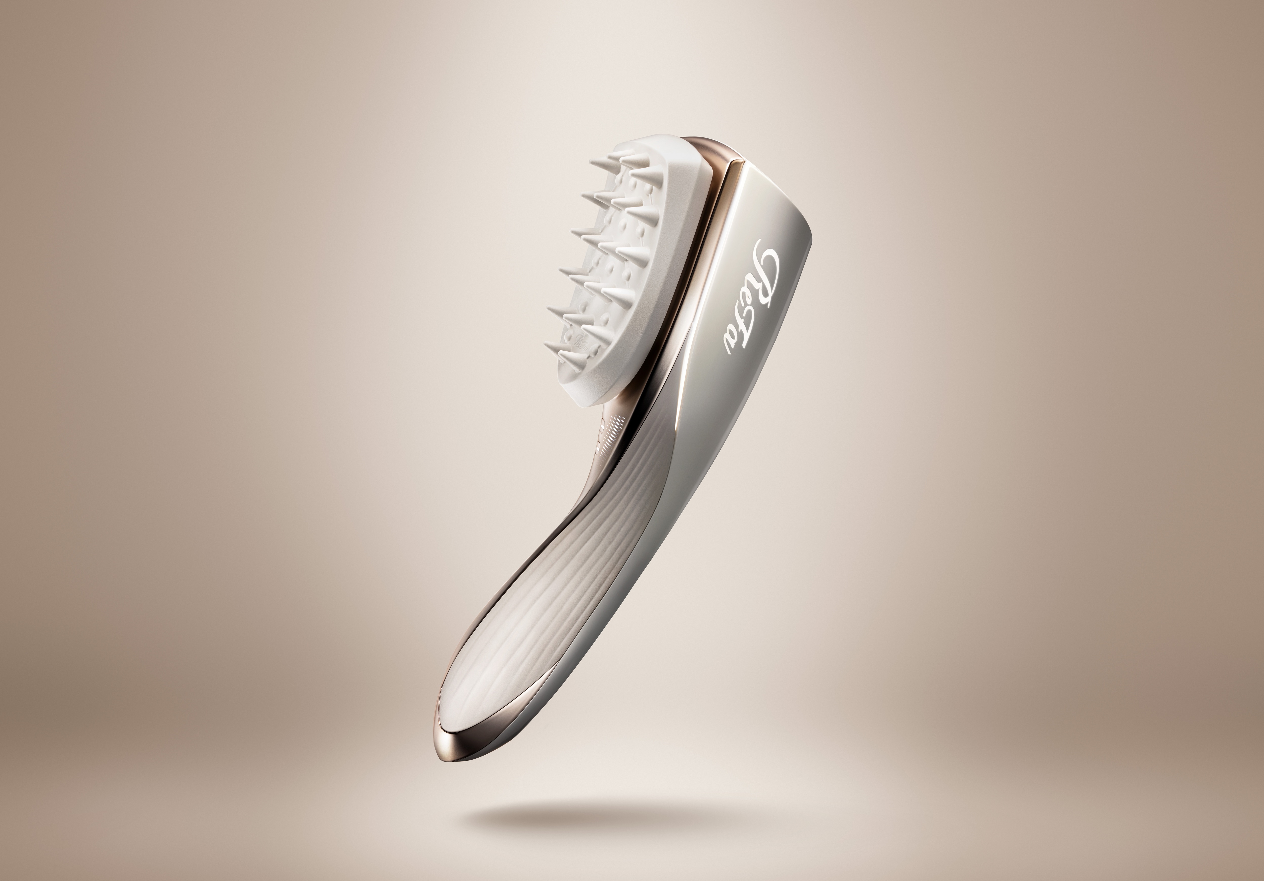 頭皮からボディまで。 ビートモーションで、美しいアウトラインへ。 「ReFa BEAT BRUSH（リファビートブラシ）」 2026年11月4日（水）新発売