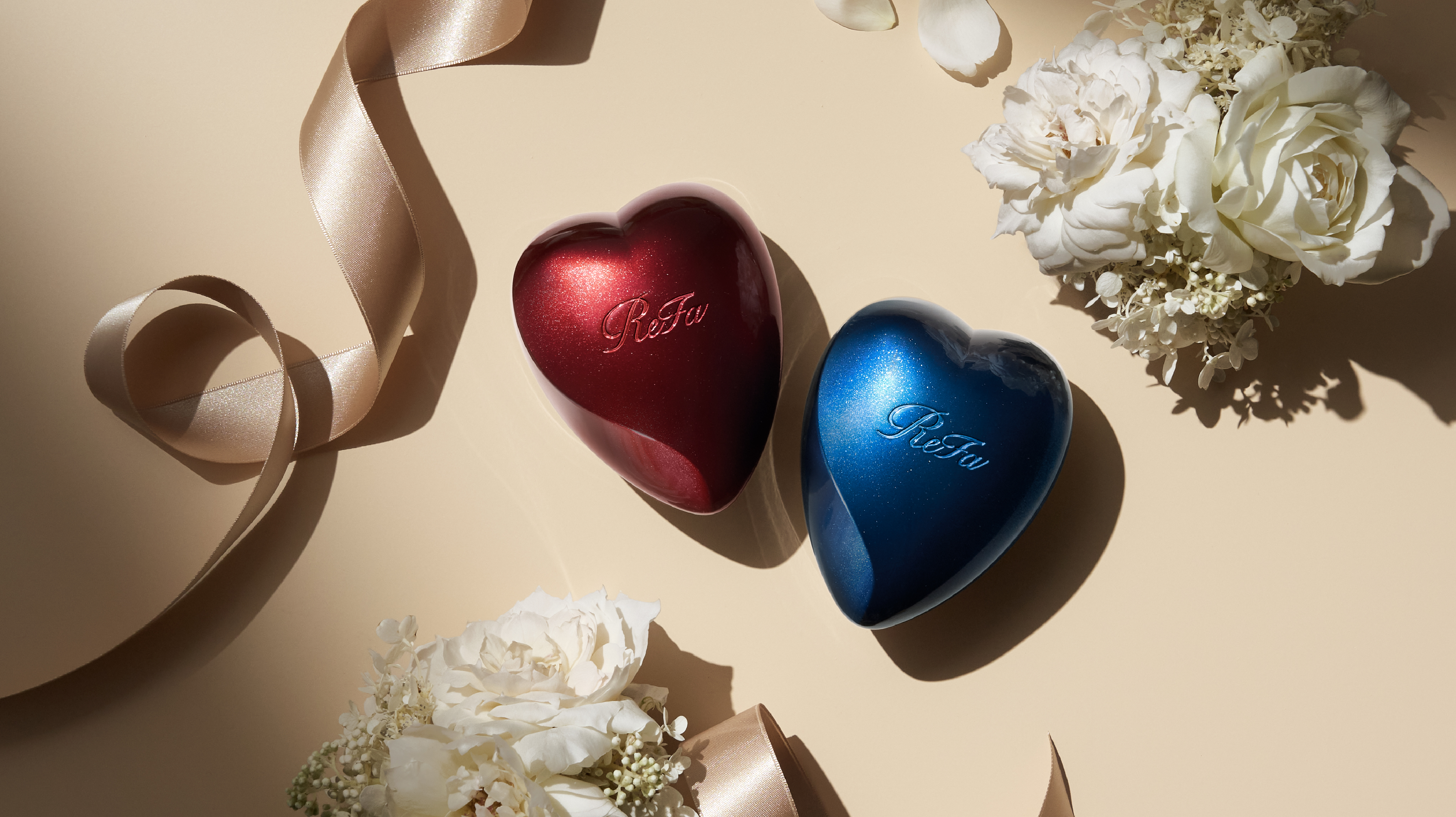 「ReFa HEART BRUSH（リファハートブラシ）」から新カラー登場。 光をとらえて艶やかなきらめきを放つ “グロスボルドー”“グロスネイビー” MTGオンラインショップにて限定発売