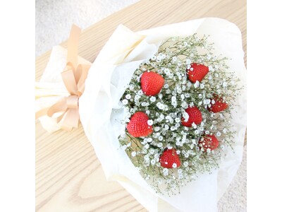 完熟いちご×かすみ草のオンリーワンギフト。生産者の想いと地域ストーリーが詰まった、忘れられないシーンをつくる新定番