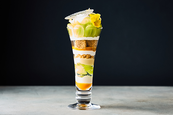 【ホテルメトロポリタン】旬果の美味しさをとじこめて。シャインマスカットが主役の「Seasonal Parfait」