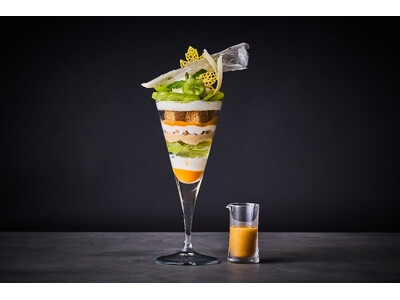【ホテルメトロポリタン】シャインマスカットを贅沢にあしらったご褒美「Seasonal Parfait」～芸術の秋を彩る、果実の美しさと紅茶が織りなすハーモニー～
