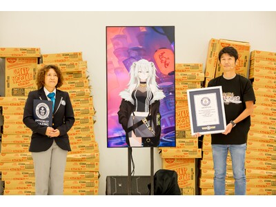 VTuber獅白ぼたんがギネス世界記録(TM)達成!約3万個のカップヌードルを並べて巨大文字をファンと共に作成